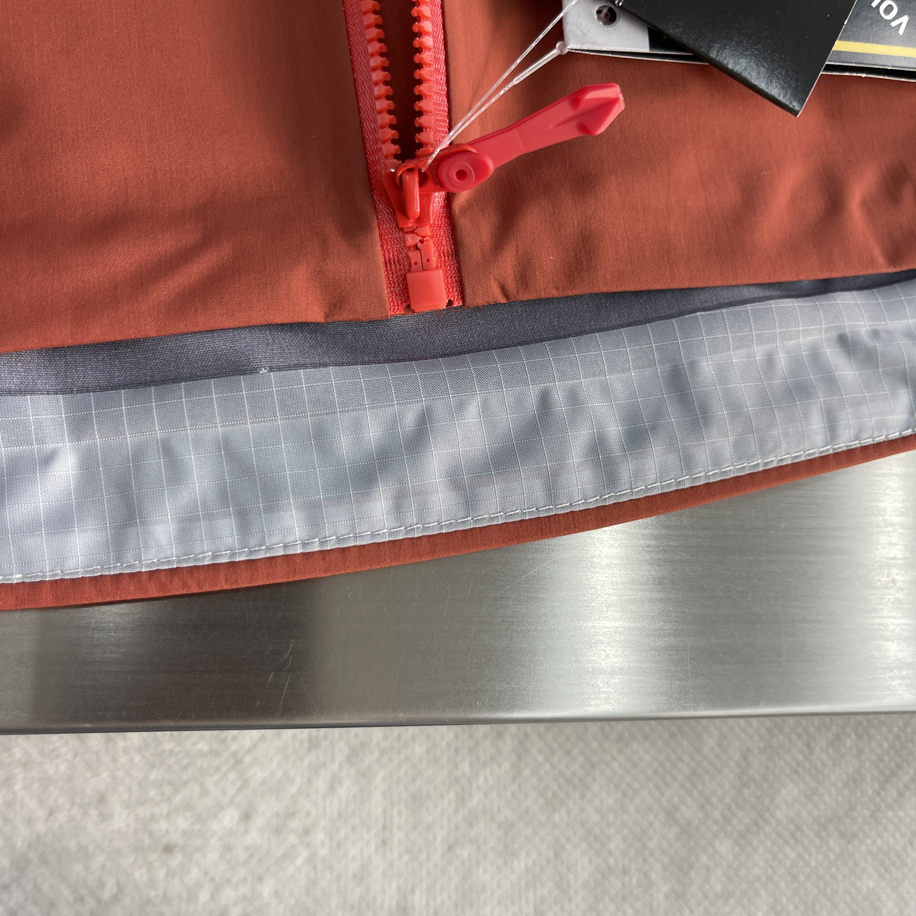 Куртка унисекс в стиле Arc’teryx Beta SL оранжевого цвета