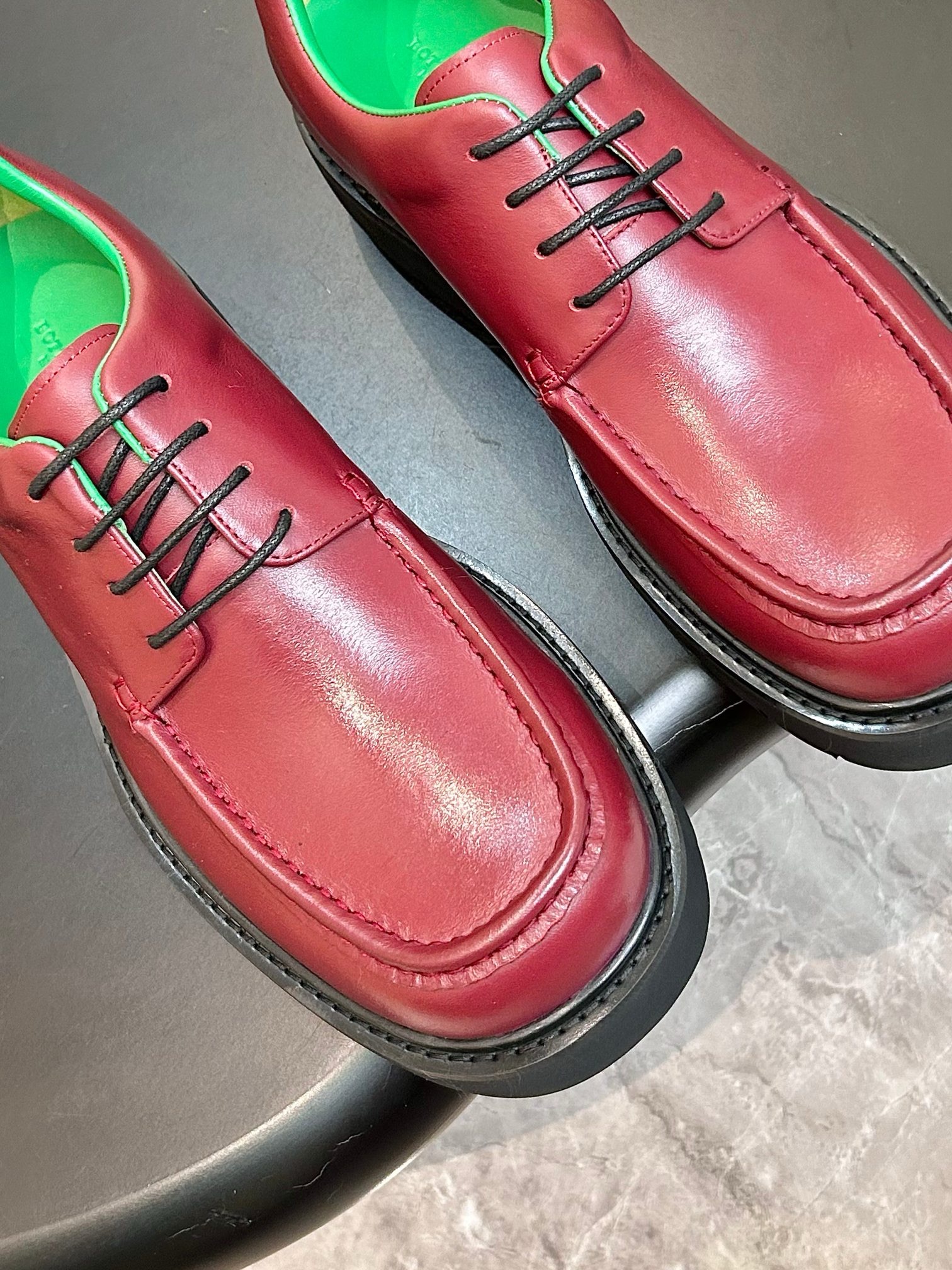 Дерби мужские Bottega Veneta Haddock бордового цвета