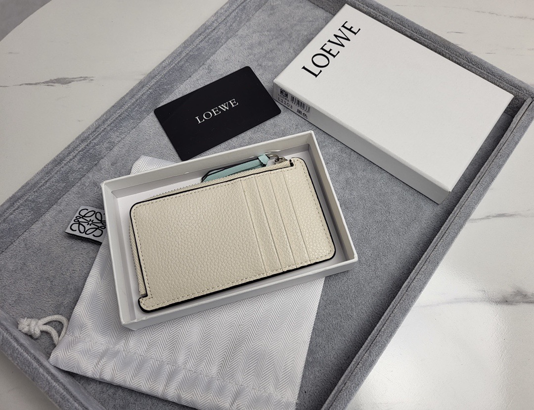 Картхолдер в стиле Loewe Anagram L1103 молочно-кремового  цвета