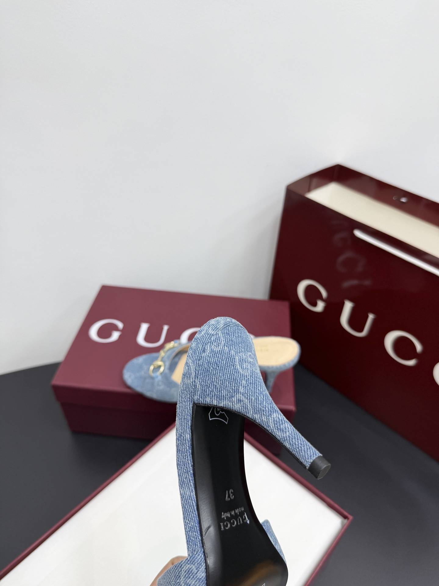 Мюли женские в стиле Gucci Horsebit голубого цвета