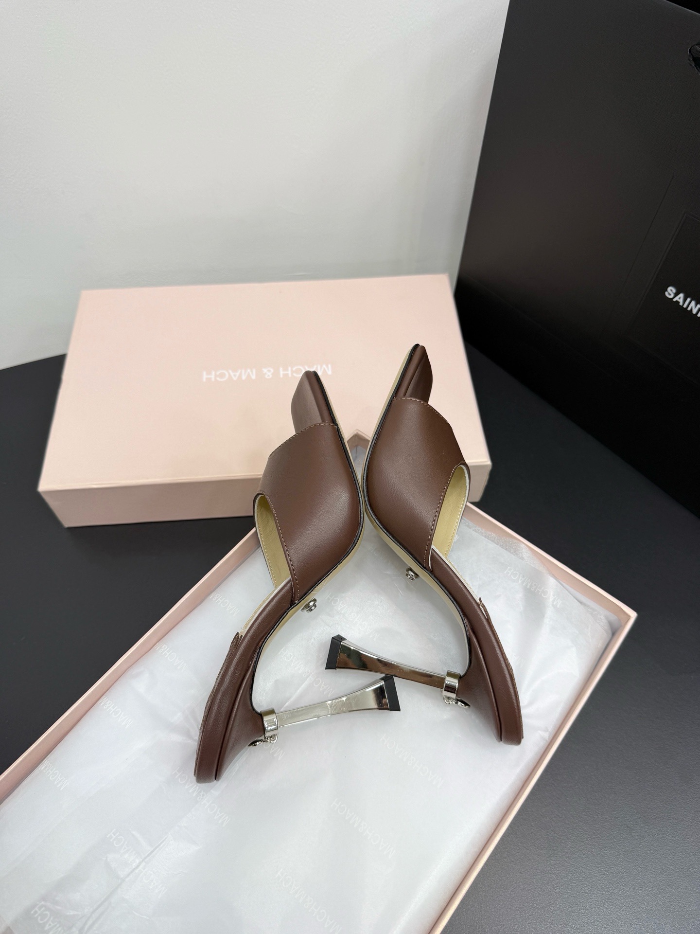 Мюли женские в стиле Mach & Mach коричневого цвета