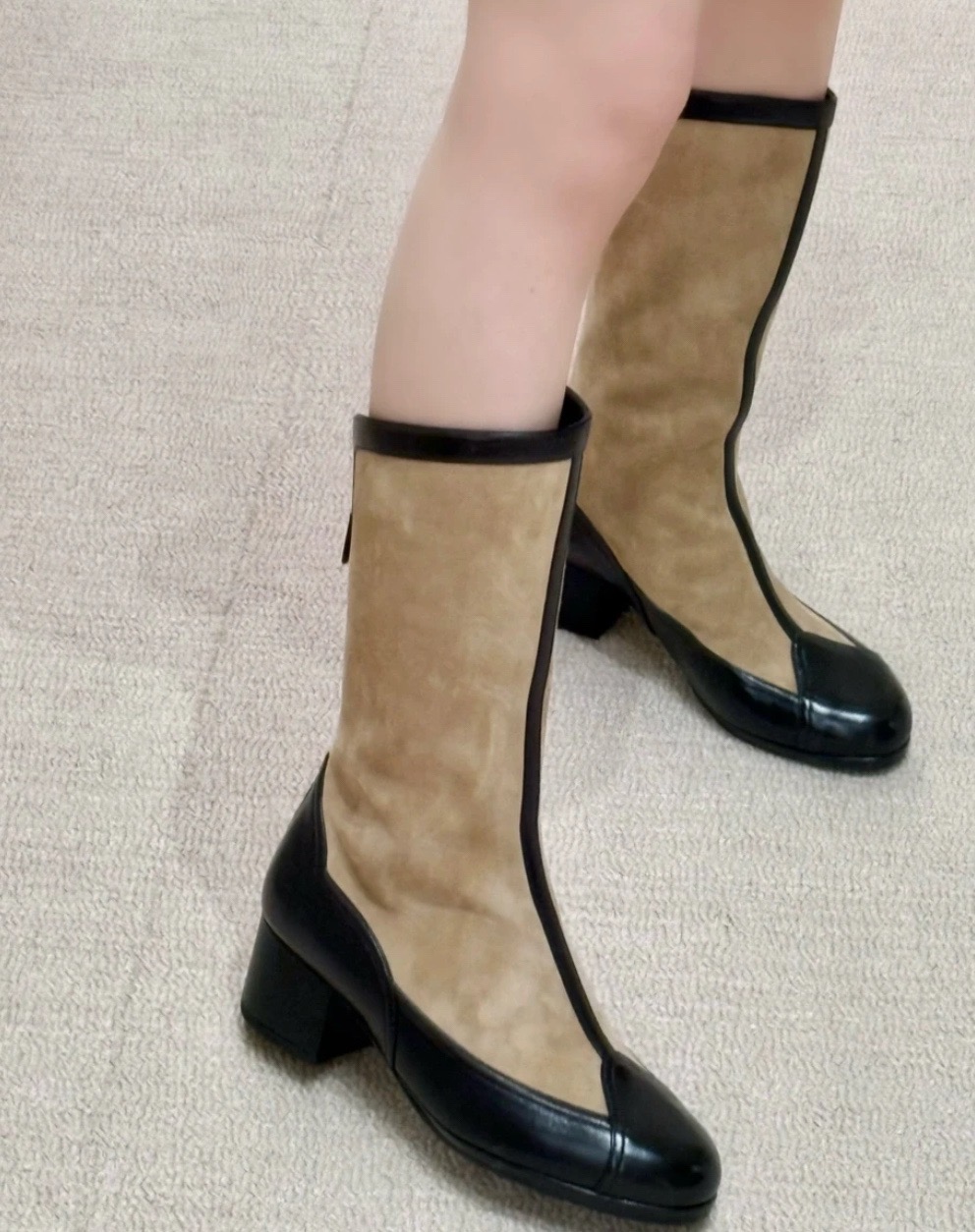 Сапоги женские Chanel Riding Boots бежево-чёрного цвета