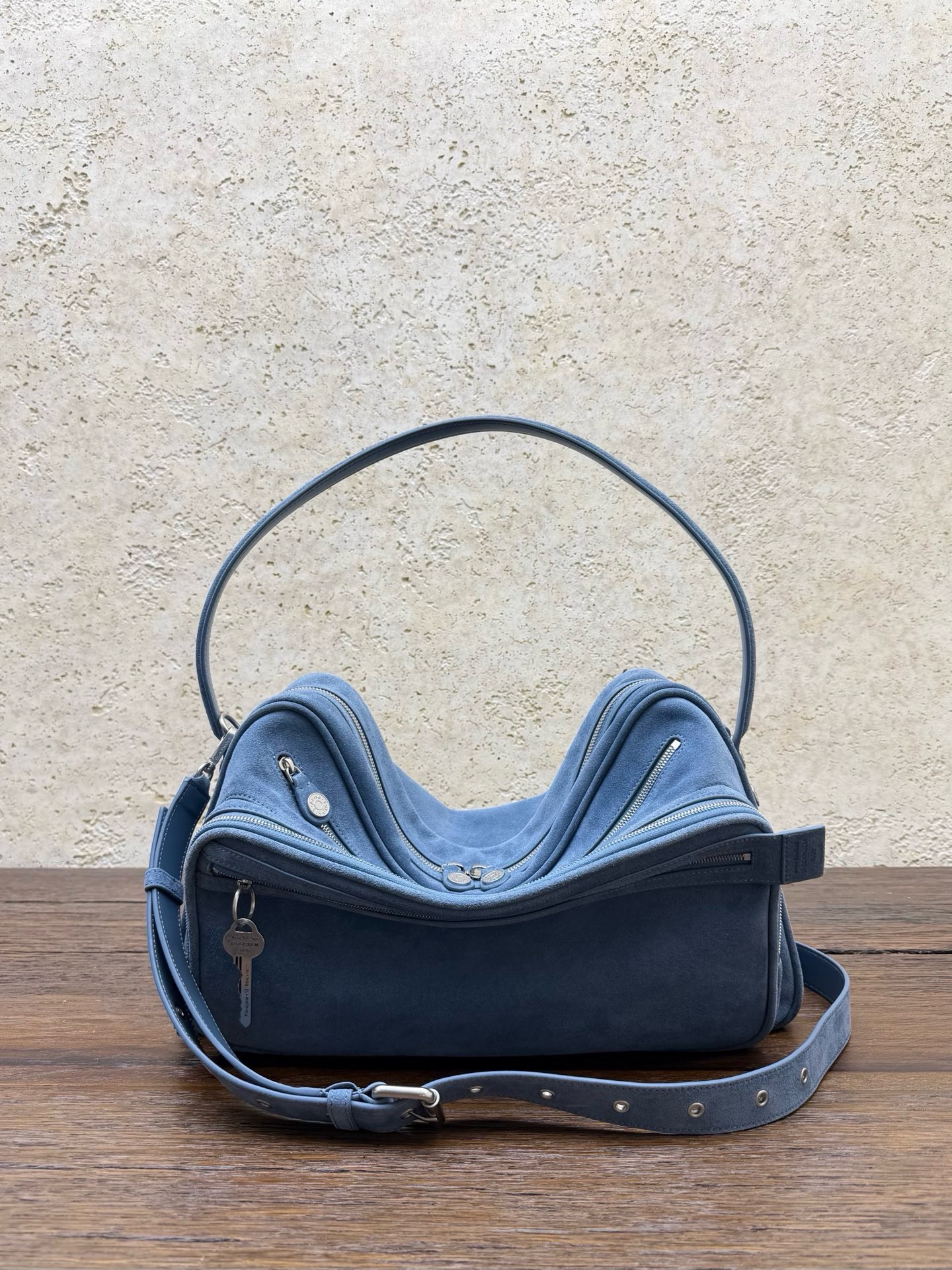 Сумка женская Acne Studios Camera Bag синего цвета