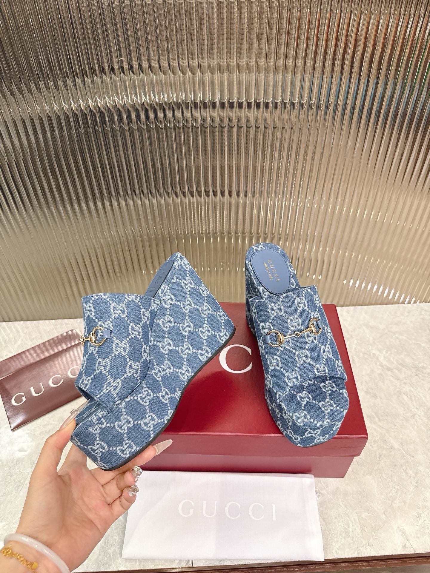 Мюли женские в стиле Gucci Princetown с GG-мотивом синего цвета