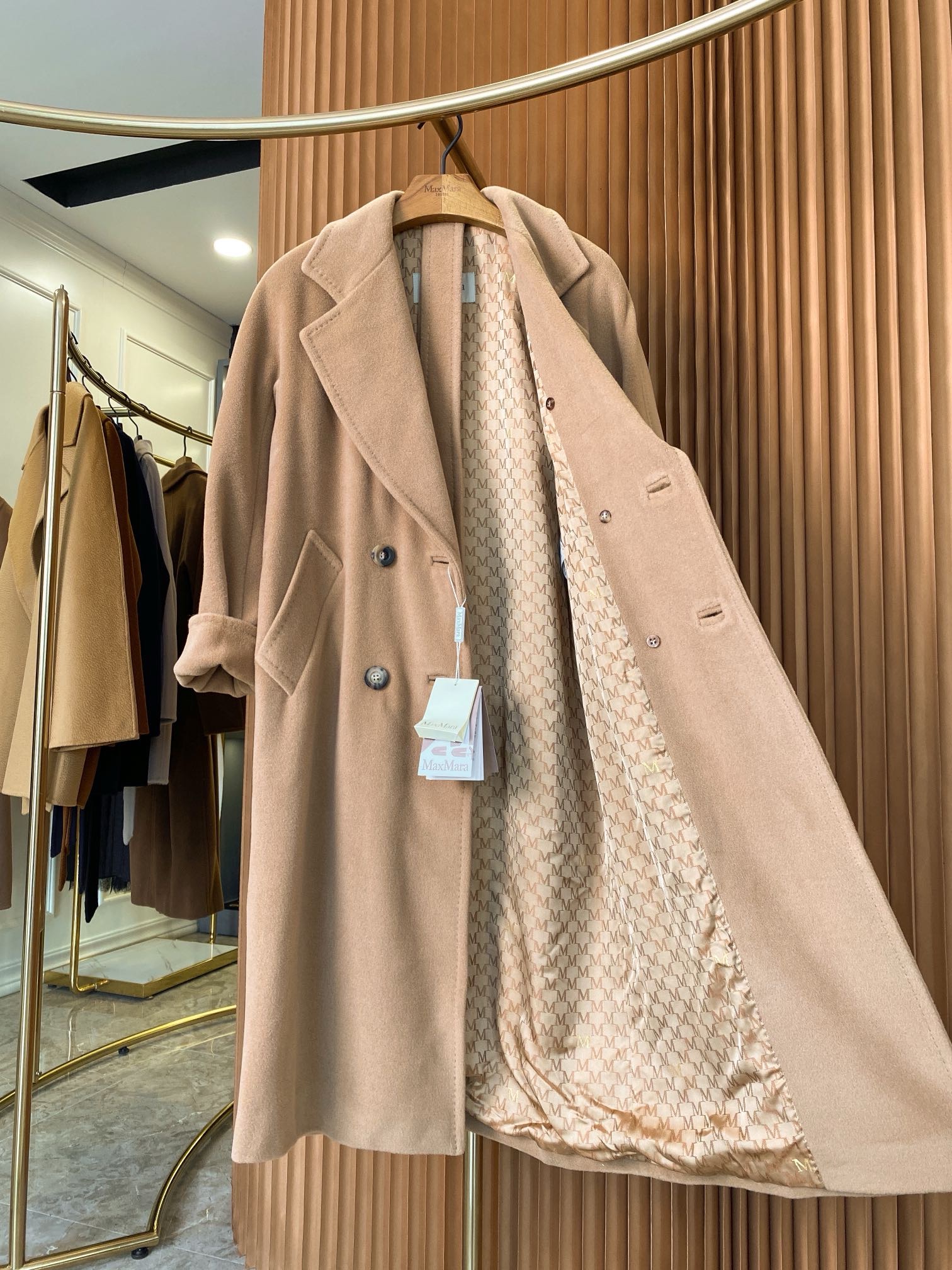 Пальто женское Max Mara 101801 Icon Coat светло-коричневого цвета