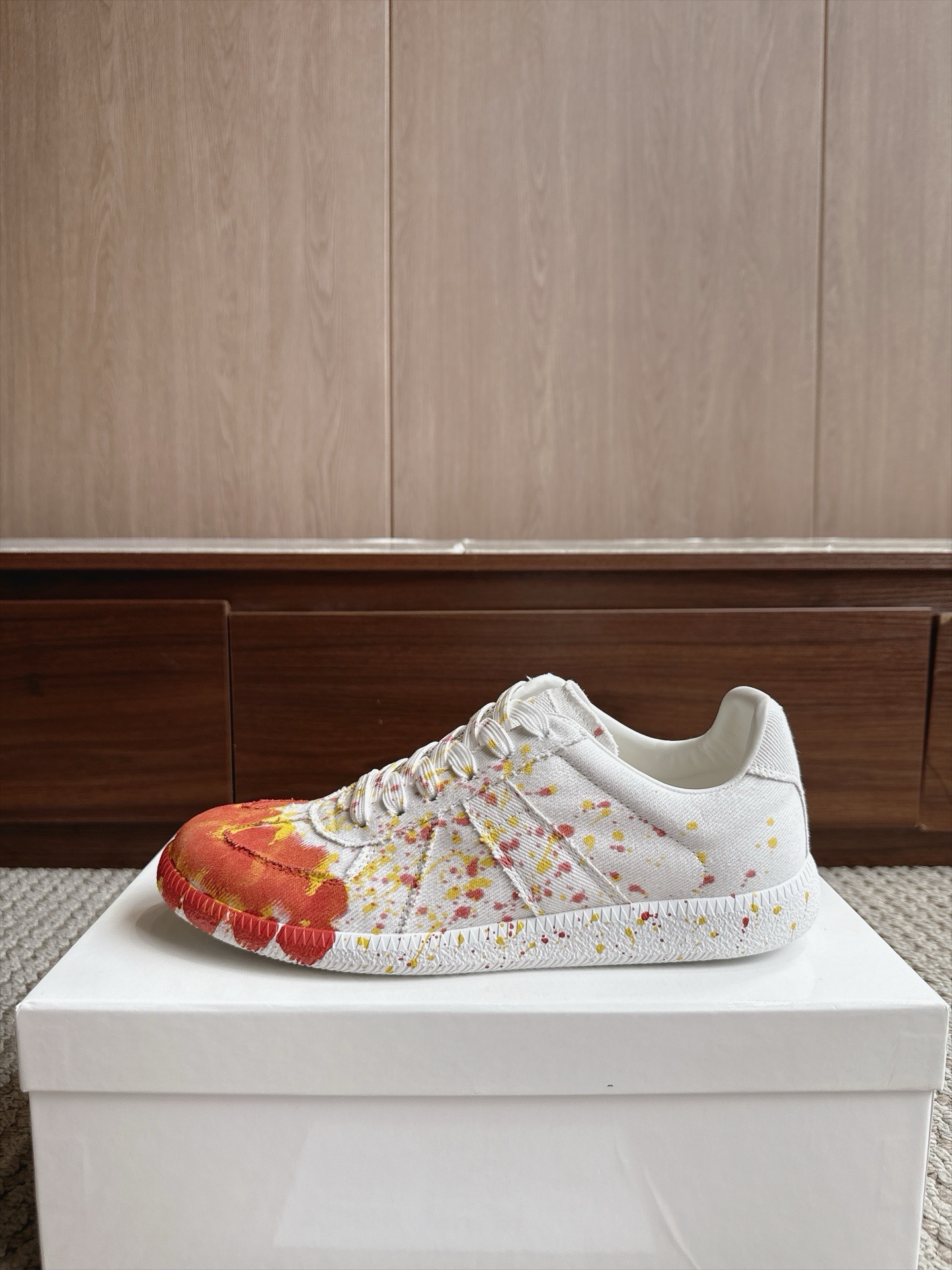 Кроссовки Maison Margiela Replica Paint Splatter белого цвета