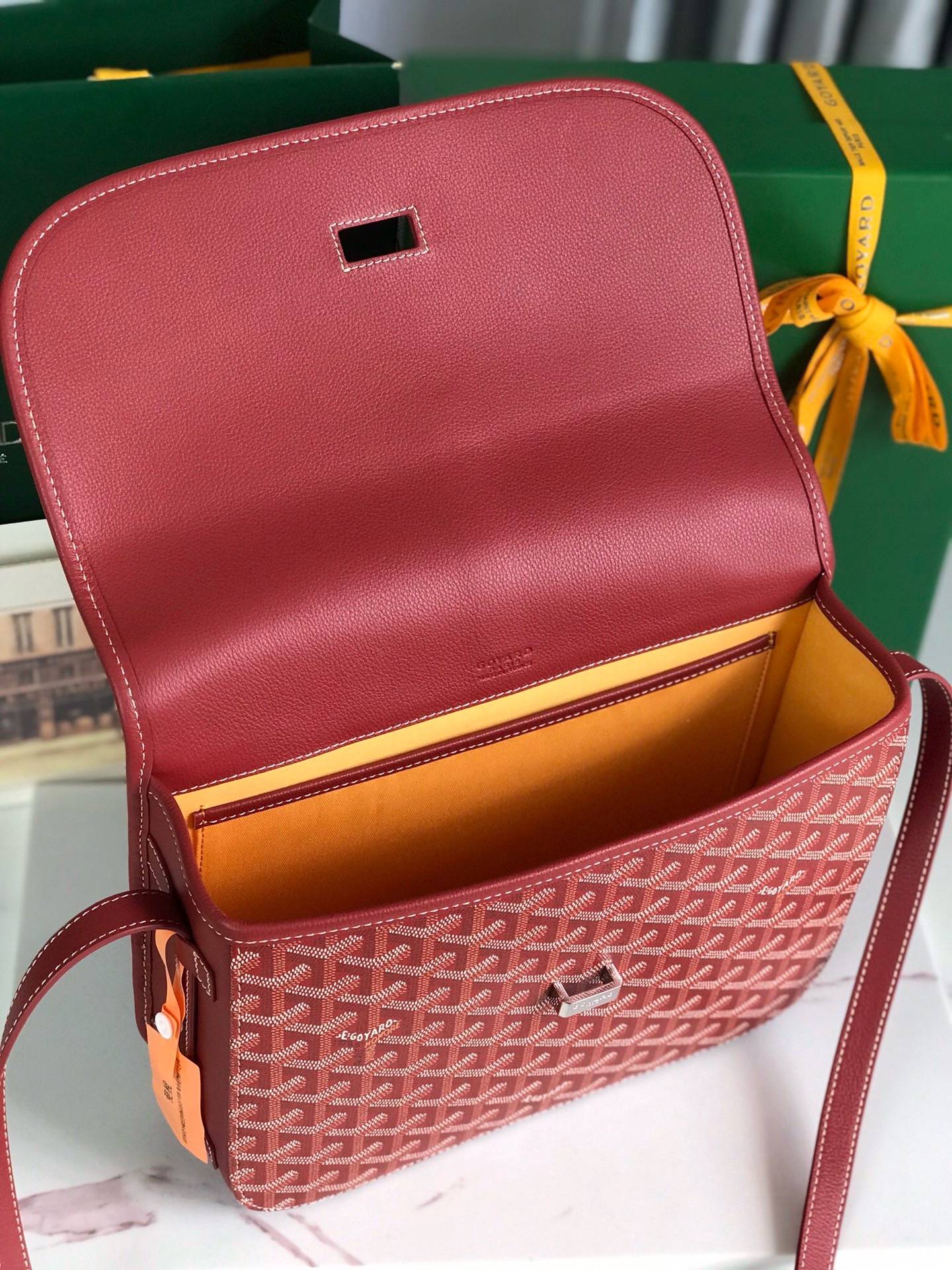 Сумка женская Goyard Belvédère II красного цвета