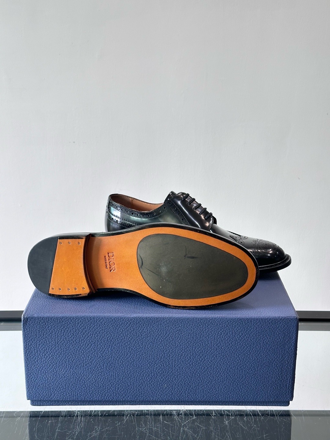 Туфли мужские в стиле Dior из натуральной кожи черного цвета