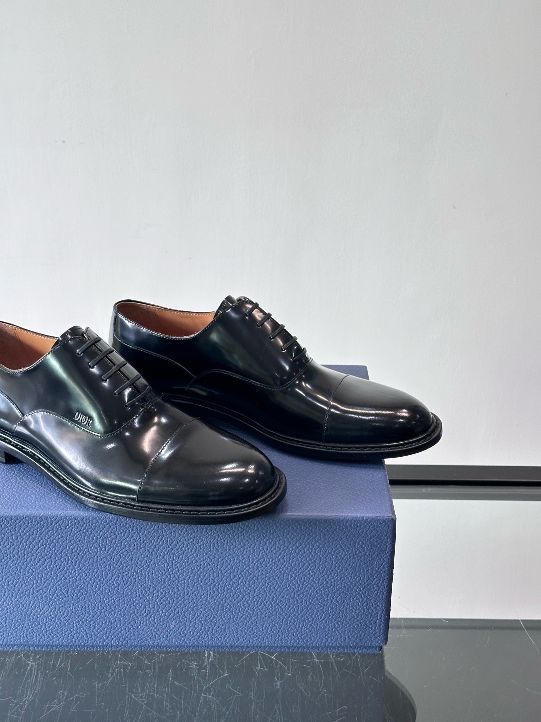 Туфли мужские в стиле Dior Oxford из натуральной кожи черного цвета