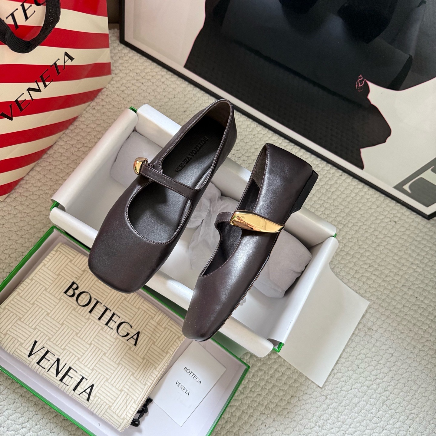 Балетки женские в стиле Bottega Veneta Coarlotte серо-коричневого цвета
