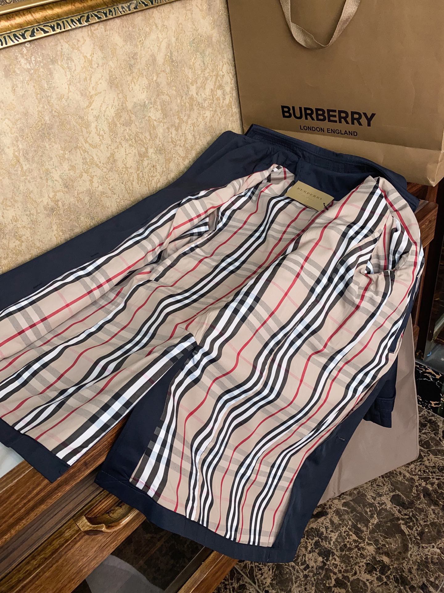 Тренч мужской в стиле Burberry темно-синего цвета классический