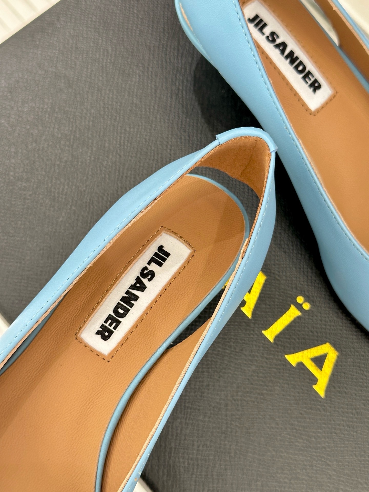 Туфли женские в стиле Jil Sander голубого цвета