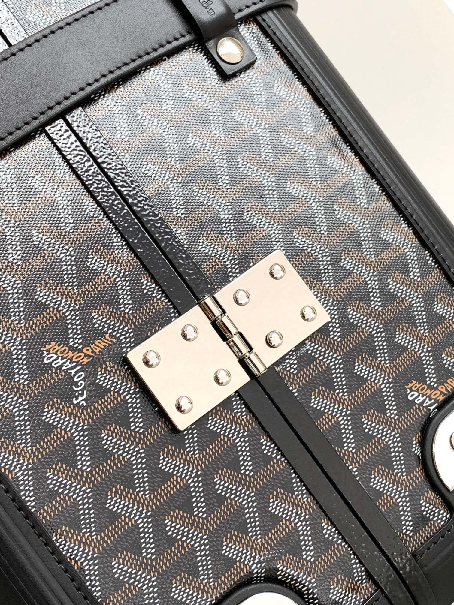 Чемодан Goyard Bourget PM чёрного цвета