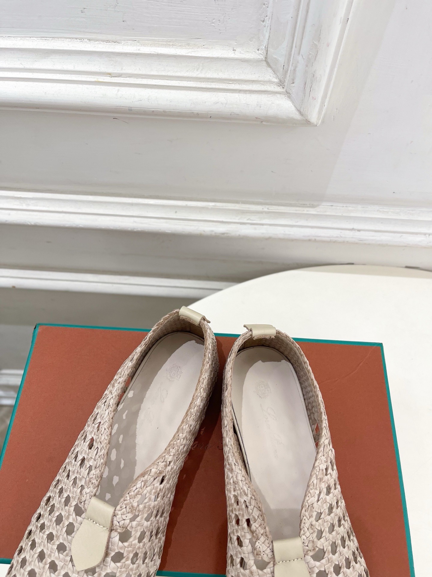 Лоферы женские в стиле Loro Piana розового цвета