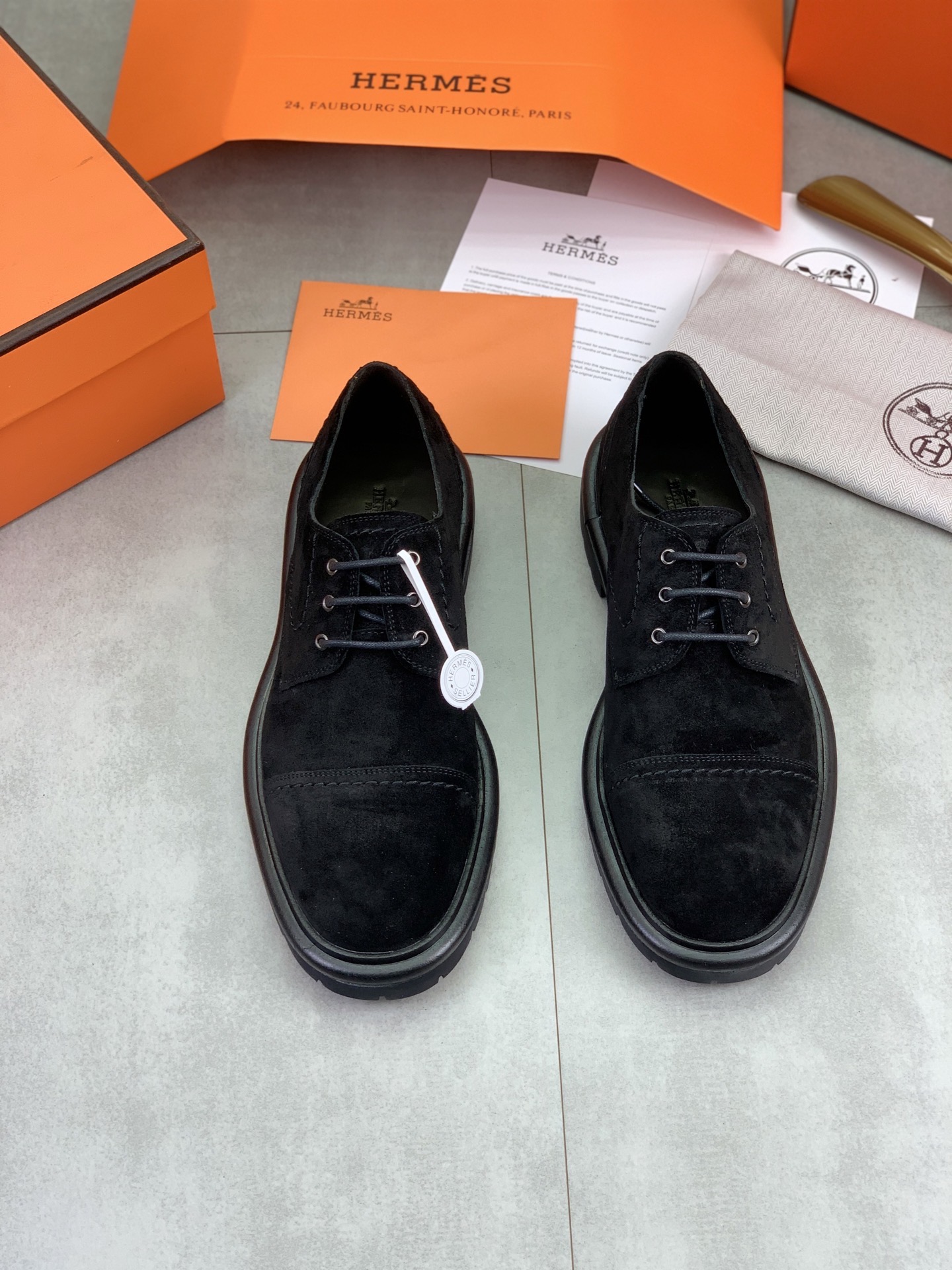 Дерби мужские в стиле Hermes из натуральной замши чёрного цвета