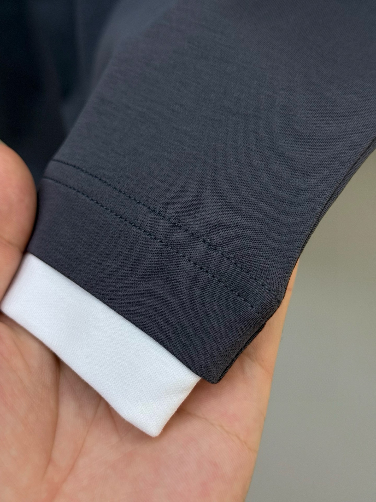 Лонгслив мужской в стиле Brioni Bri с эффектом двойного слоя из хлопка серого цвета