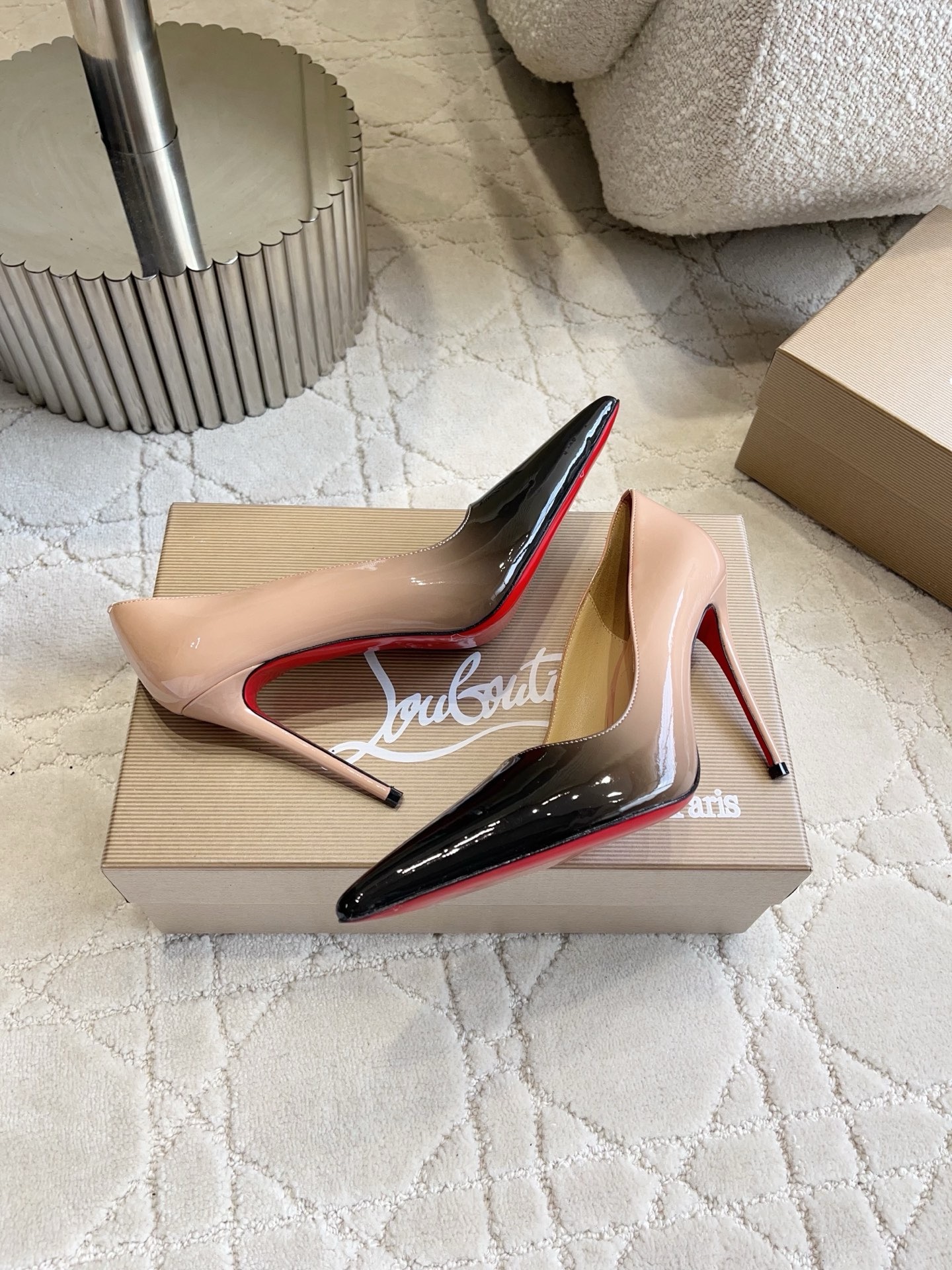 Туфли женские в стиле Christian Louboutin So Kate бежево-черного цвета