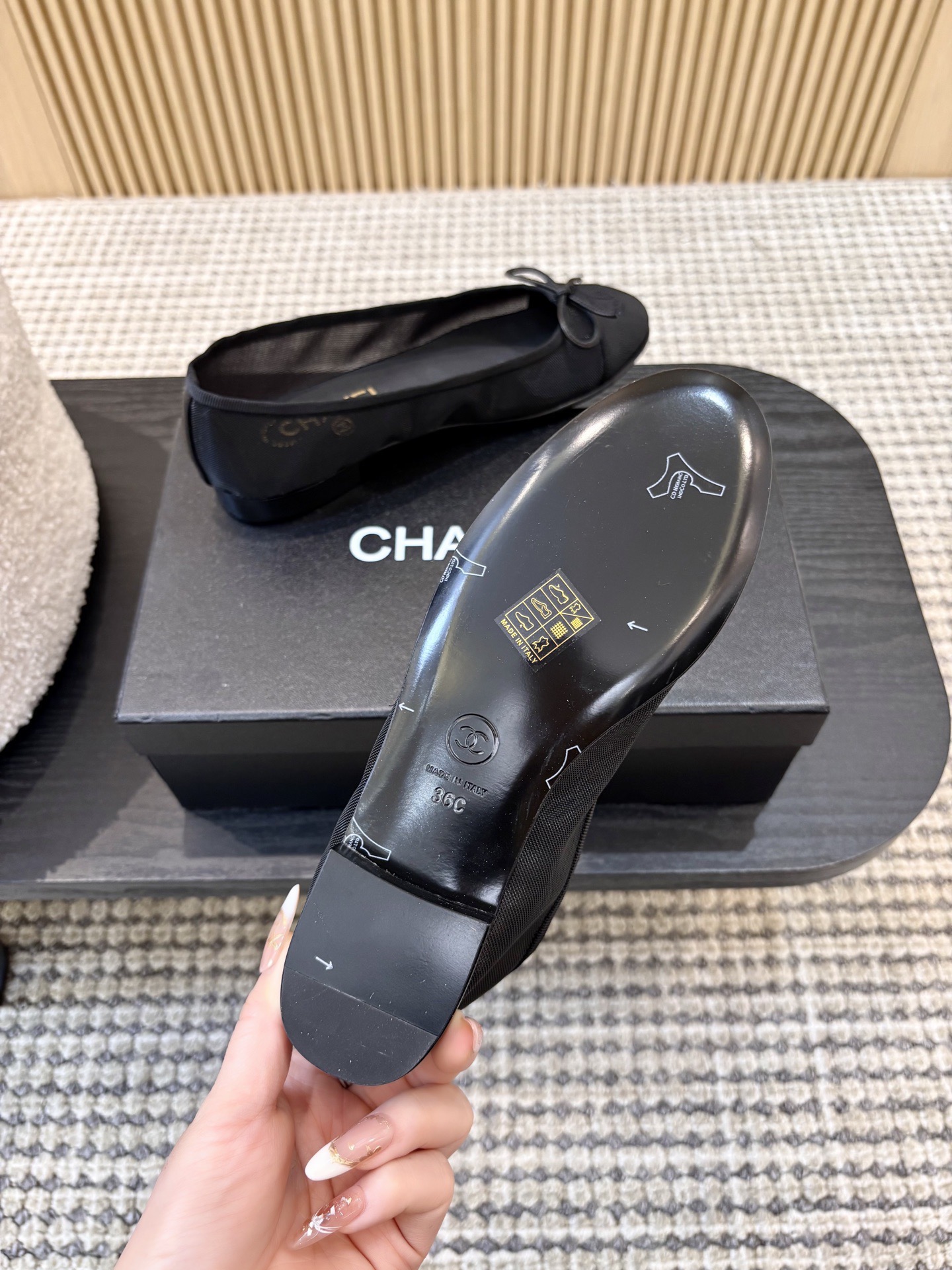 Балетки женские Chanel черного цвета