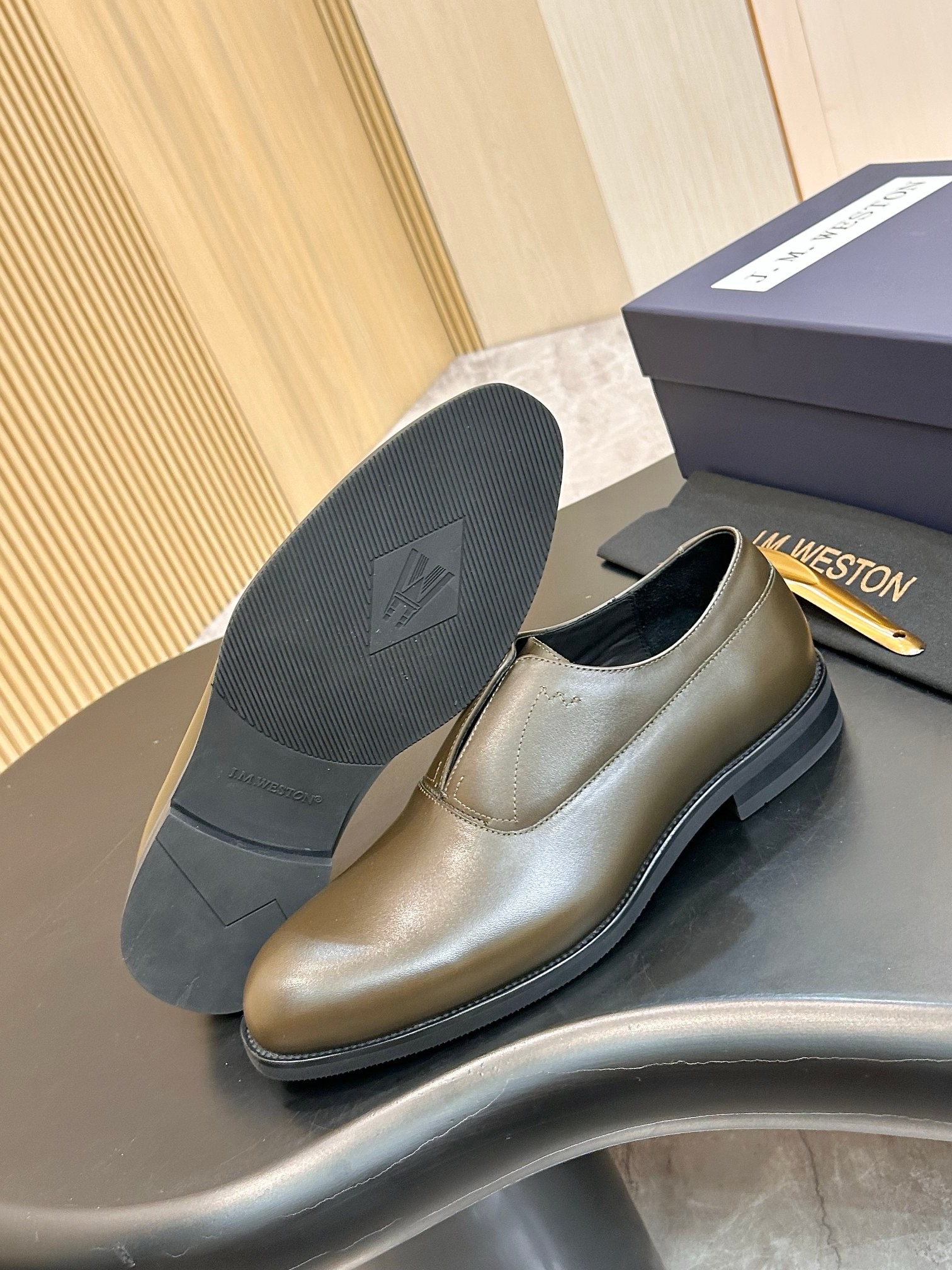 Туфли мужские J.M. Weston Iena Slip-On Oxford цвета хаки