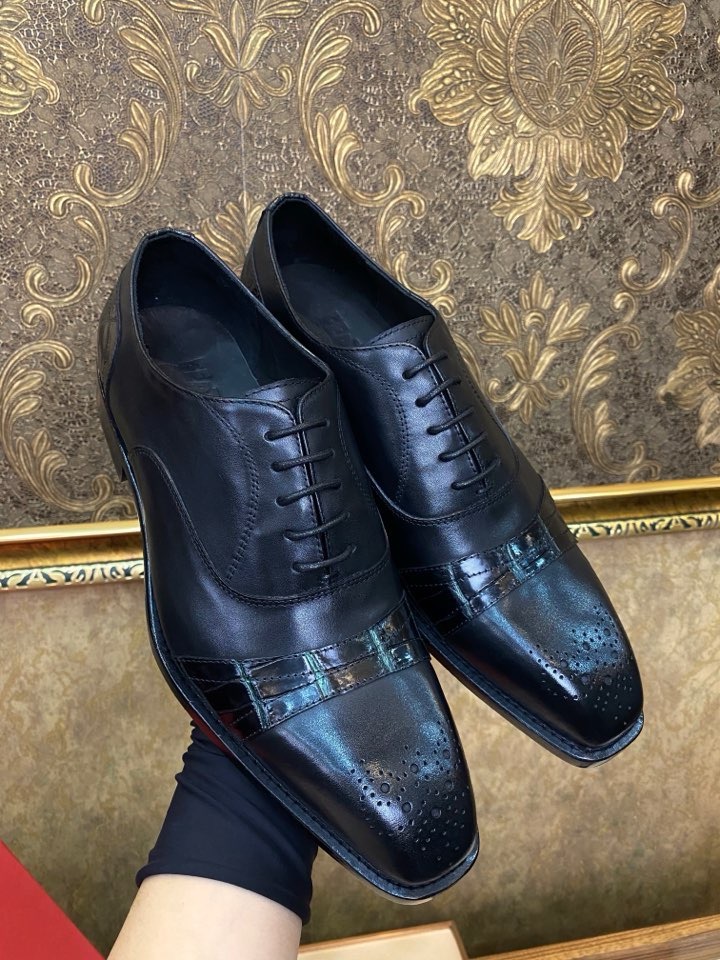 Туфли мужские в стиле Salvatore Ferragamo черного цвета