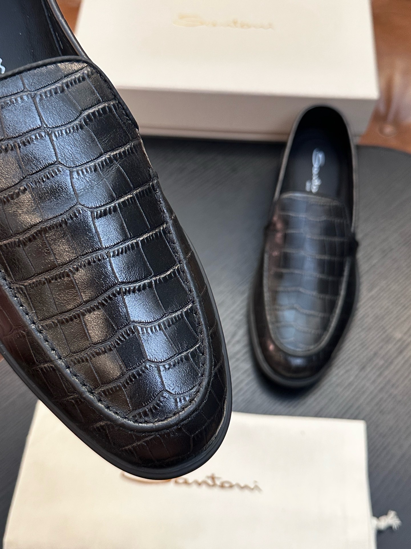 Лоферы мужские в стиле Santoni с тиснением чёрного цвета