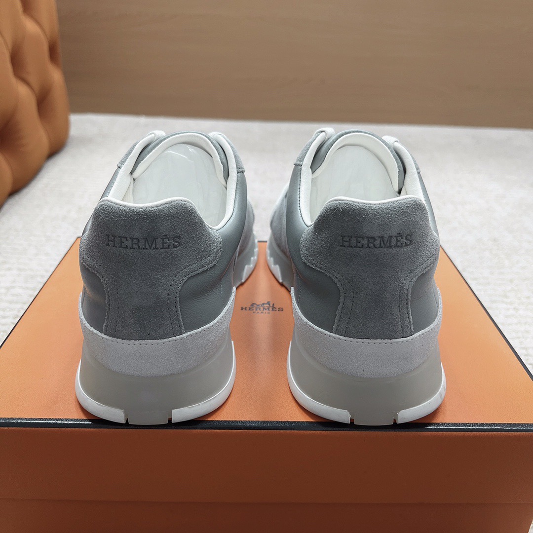 Кроссовки унисекс в стиле Hermes Trail светло-серого цвета