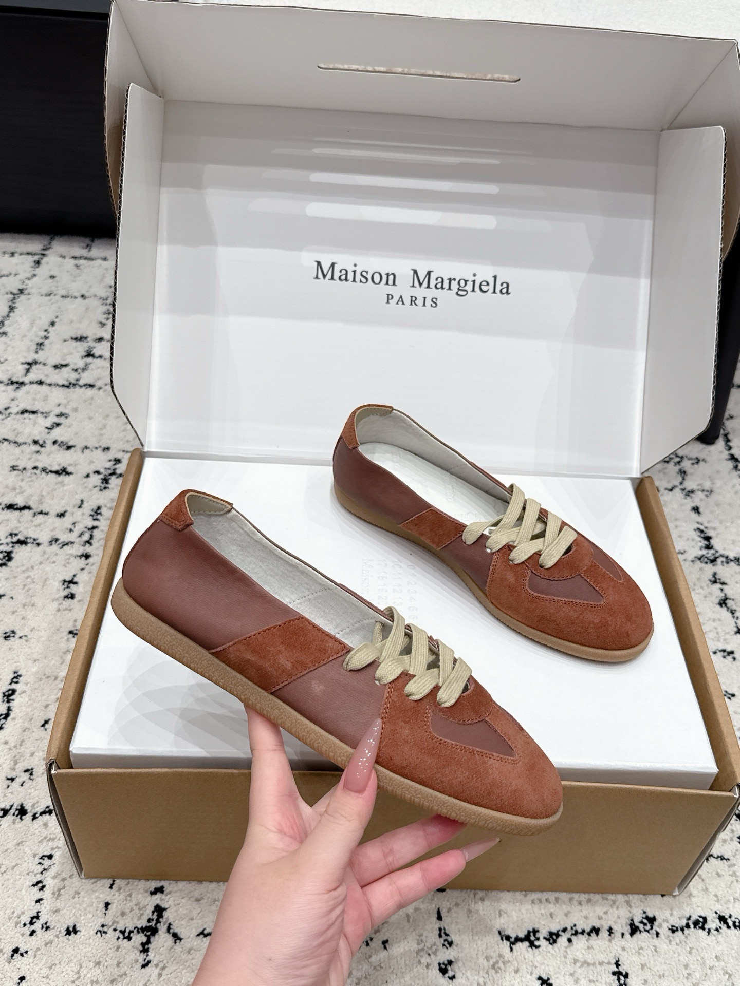 Кроссовки унисекс в стиле Maison Margiela коричневого цвета