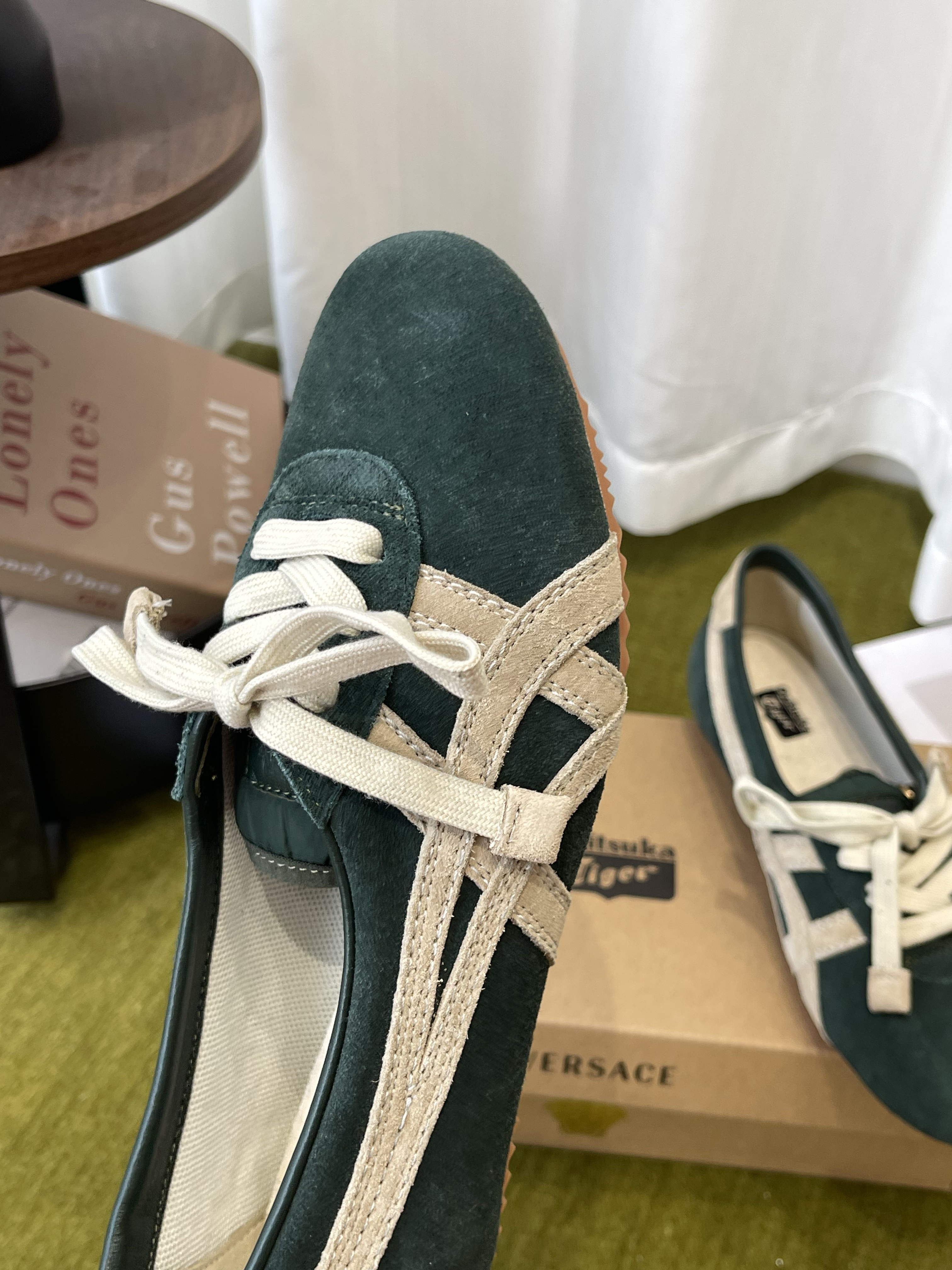 Кроссовки женские Onitsuka Tiger x Versace TAI-CHI Sakura зеленого цвета