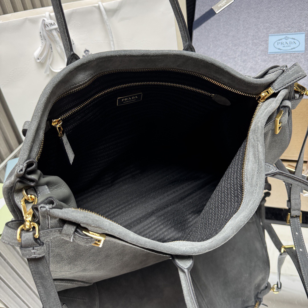 Сумка женская в стиле Prada серого цвета (42×30×12 см)