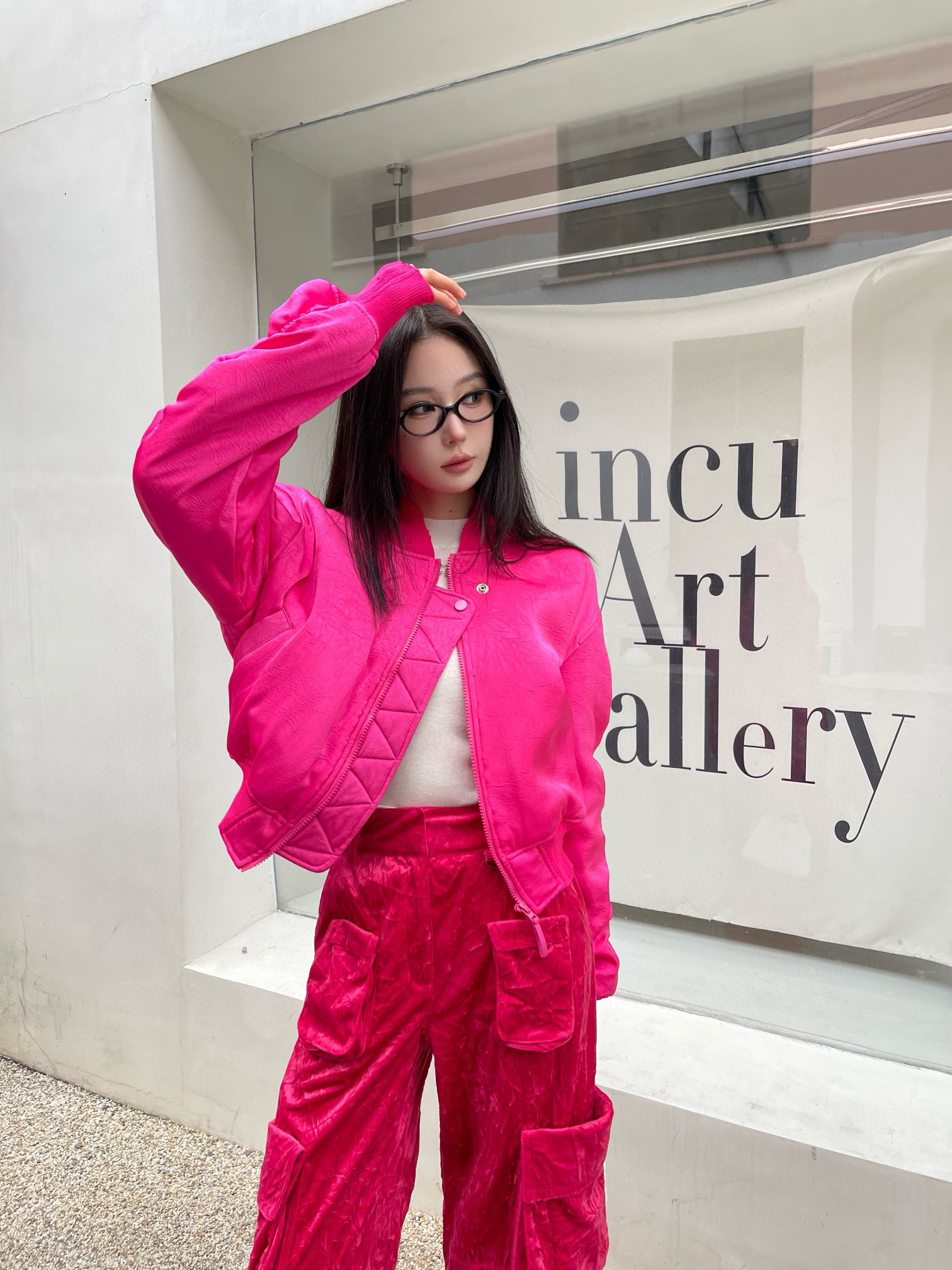 Куртка-бомбер женская в стиле Acne Studios из плотного хлопка премиум-качества, розового цвета. 