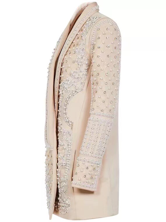 Жакет женский в стиле Balmain из плотной костюмной ткани бежевого цвета с ручной жемчужной вышивкой