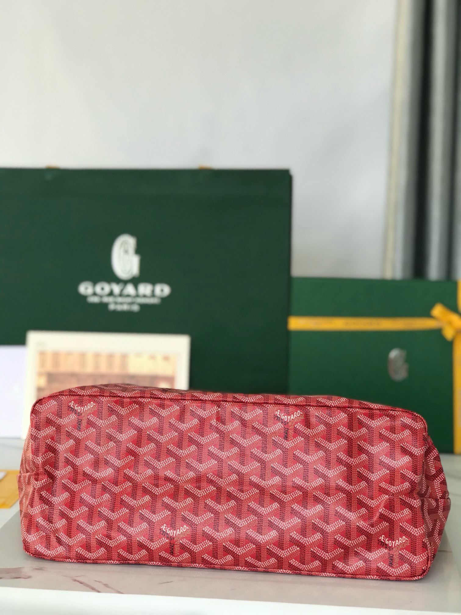 Сумка женская Goyard Hobo Bohème малинового цвета