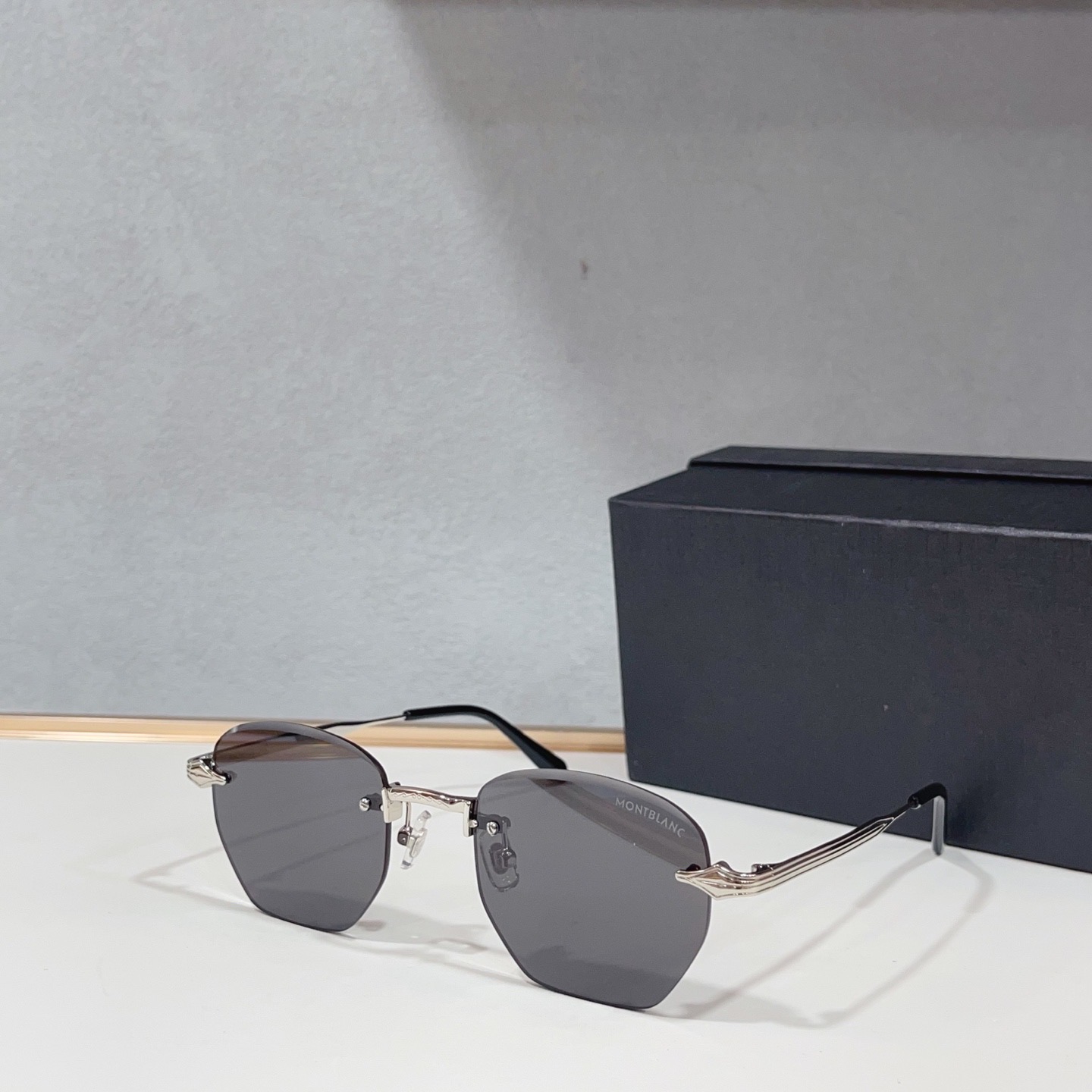 Очки солнцезащитные мужские в стиле Montblanc