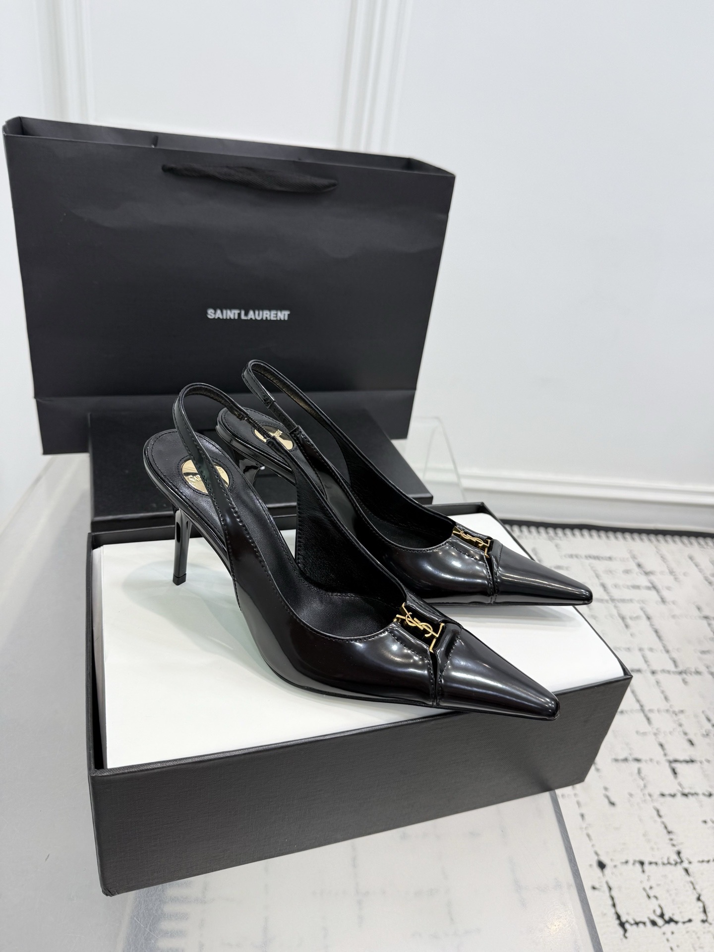 Туфли женские в стиле Saint Laurent Opyum чёрного цвета