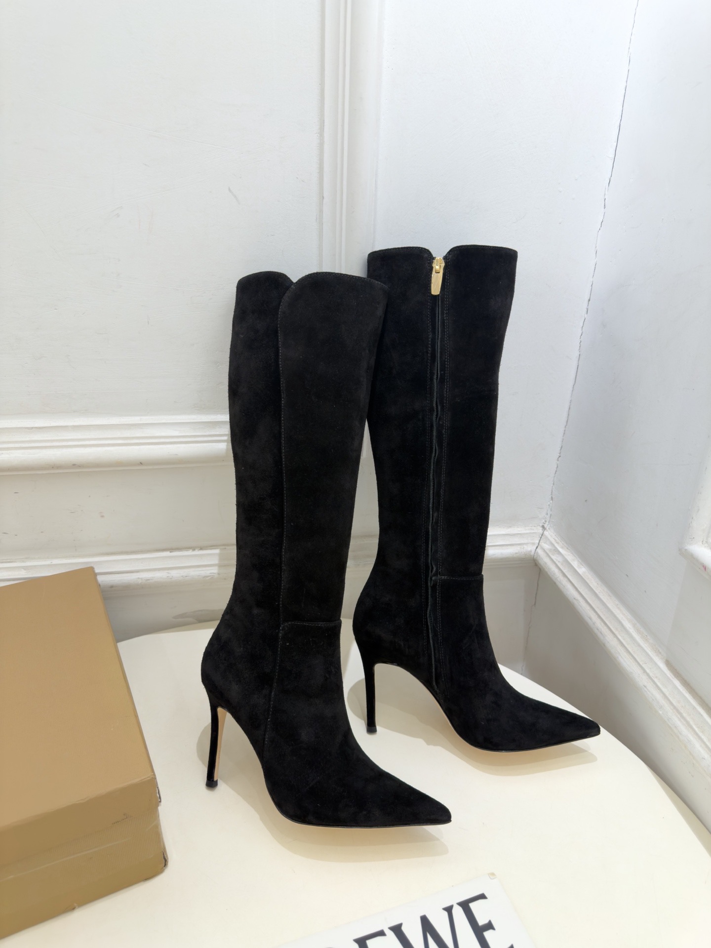 Сапоги женские Gianvito Rossi из натуральной замши черного цвета