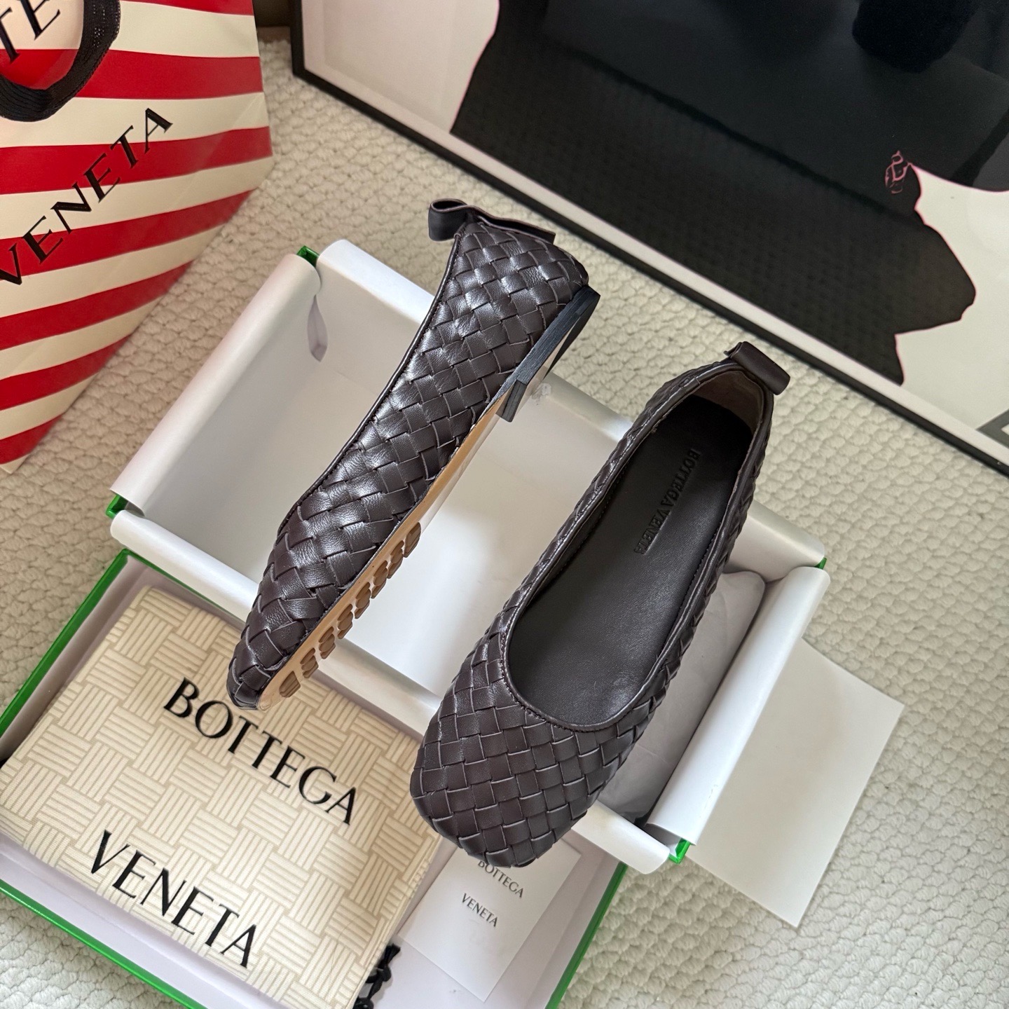 Балетки женские в стиле Bottega Veneta Charlotte тёмно-коричневого цвета