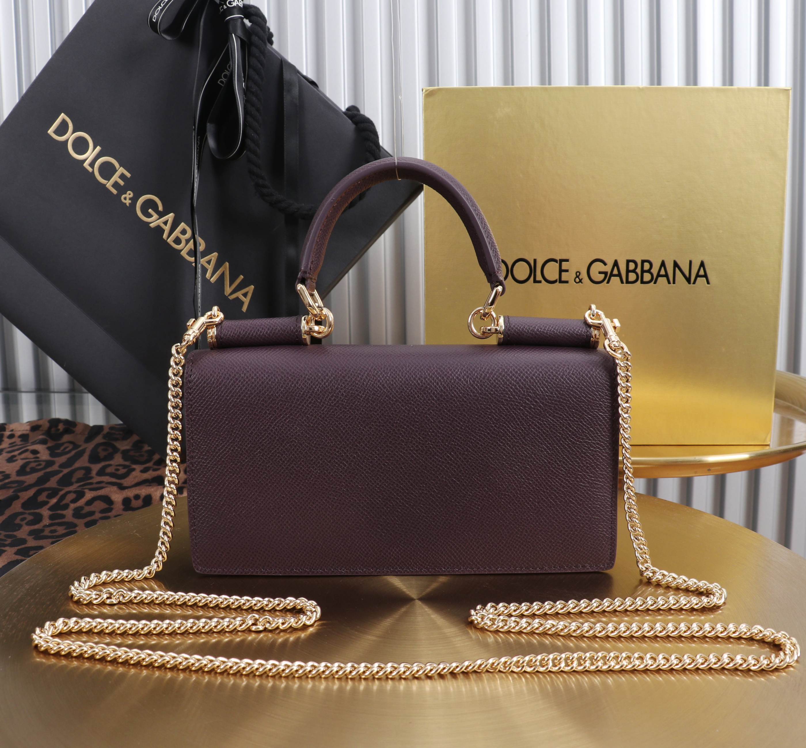 Сумка женская в стиле Dolce & Gabbana бордового цвета