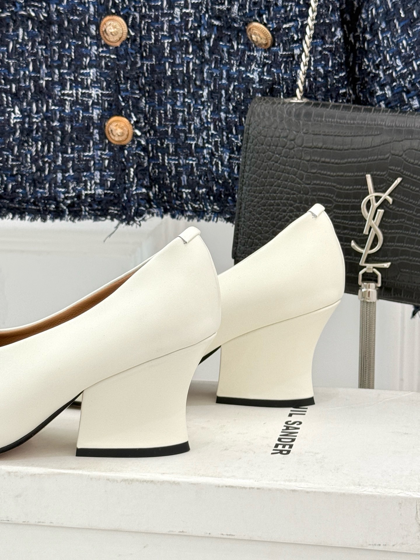 Туфли женские в стиле Jil Sander белого цвета