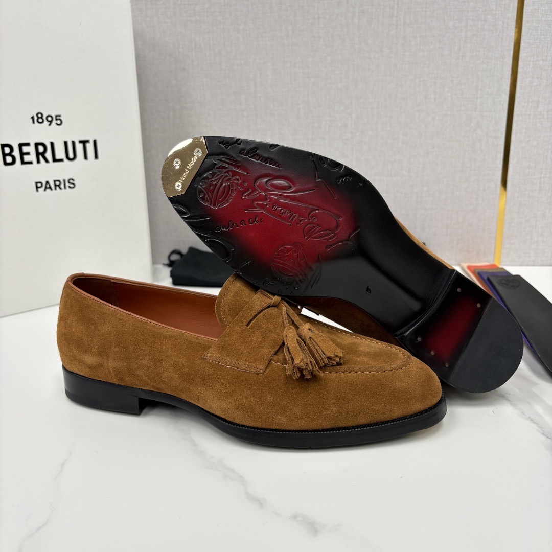Лоферы мужские в стиле Berluti Lorenzo из натуральной замши коричневого цвета