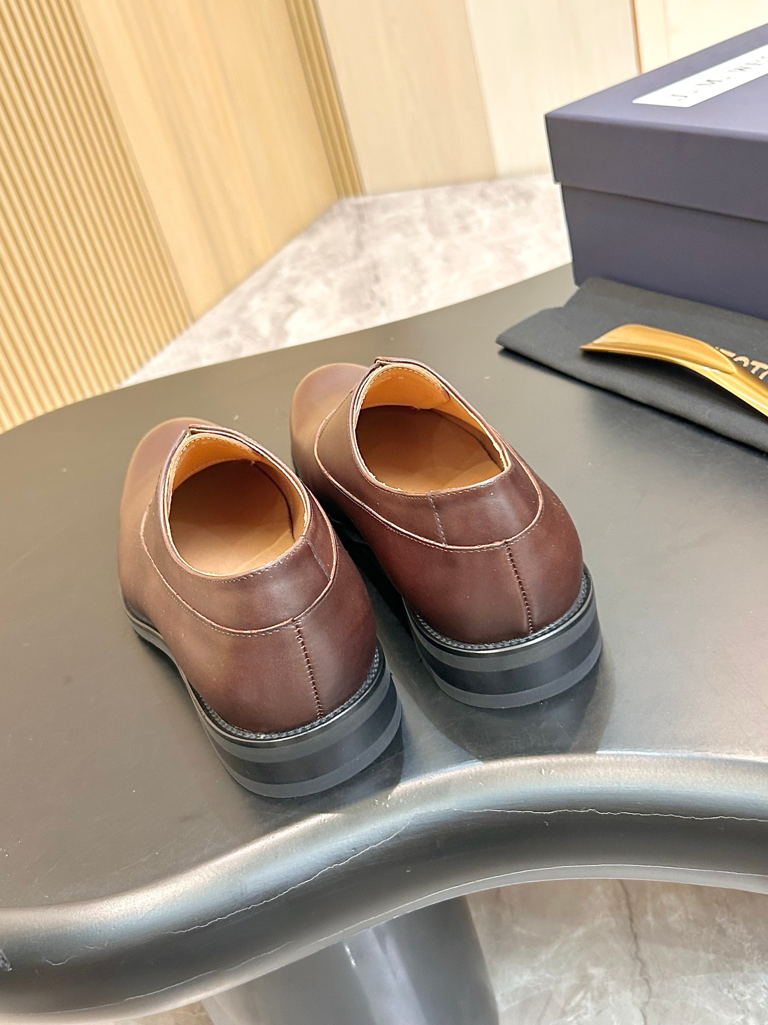 Туфли мужские J.M. Weston Iena Slip-On Oxford тёмно-коричневого цвета