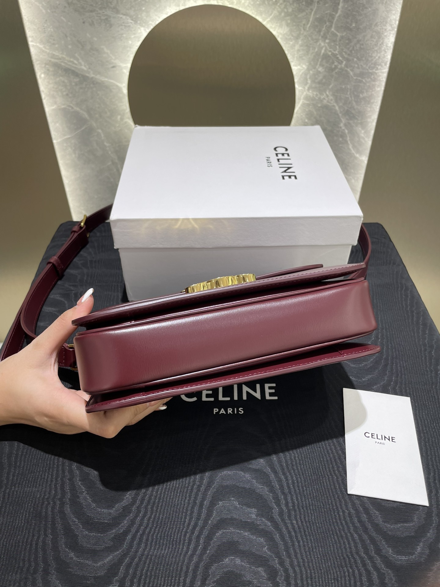 Сумка женская в стиле Celine Triomphe классическая средняя бордового цвета