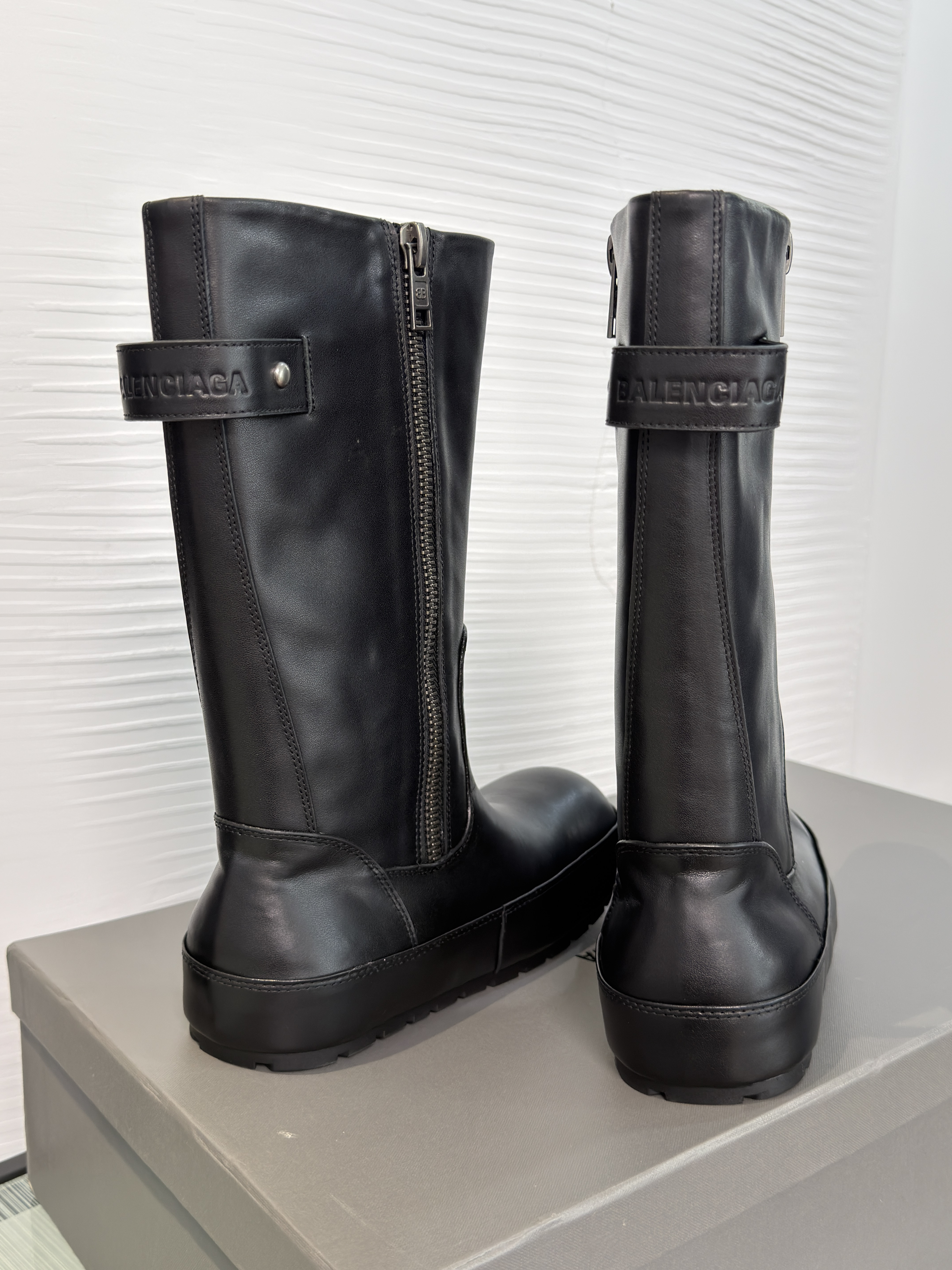 Сапоги женские Balenciaga чёрного цвета