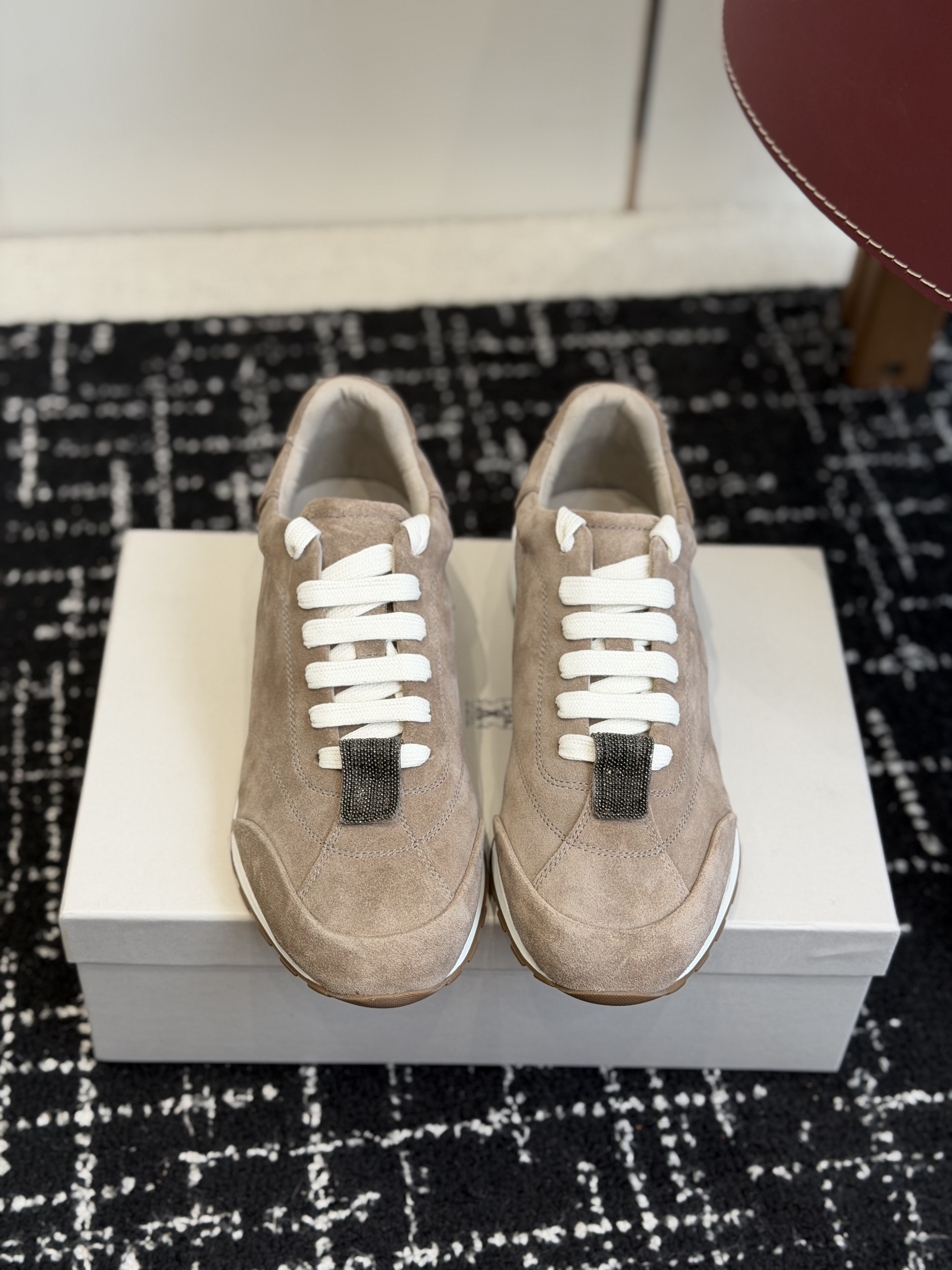 Кроссовки женские в стиле Brunello Cucinelli бежевого цвета