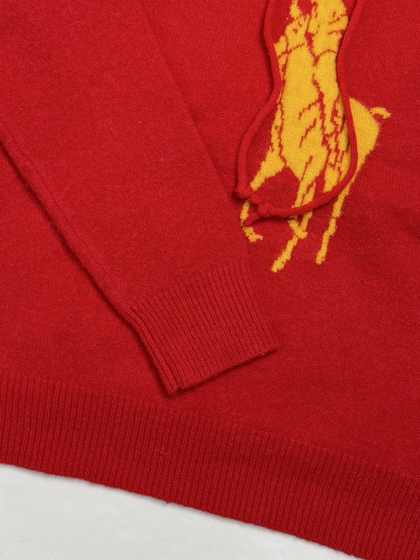 Худи унисекс в стиле Polo Ralph Lauren красного и тёмно-синего цвета с вязаным логотипом