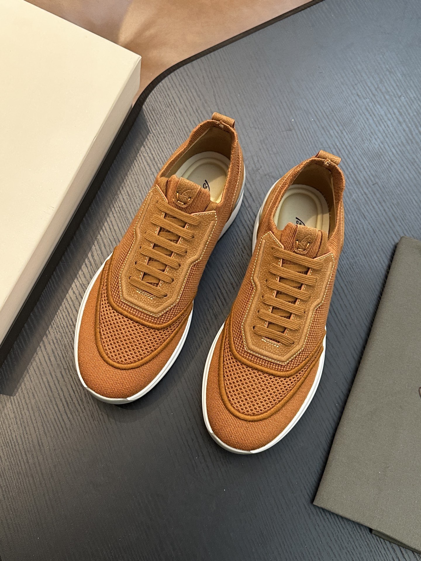 Кроссовки мужские в стиле Brioni коньячного цвета