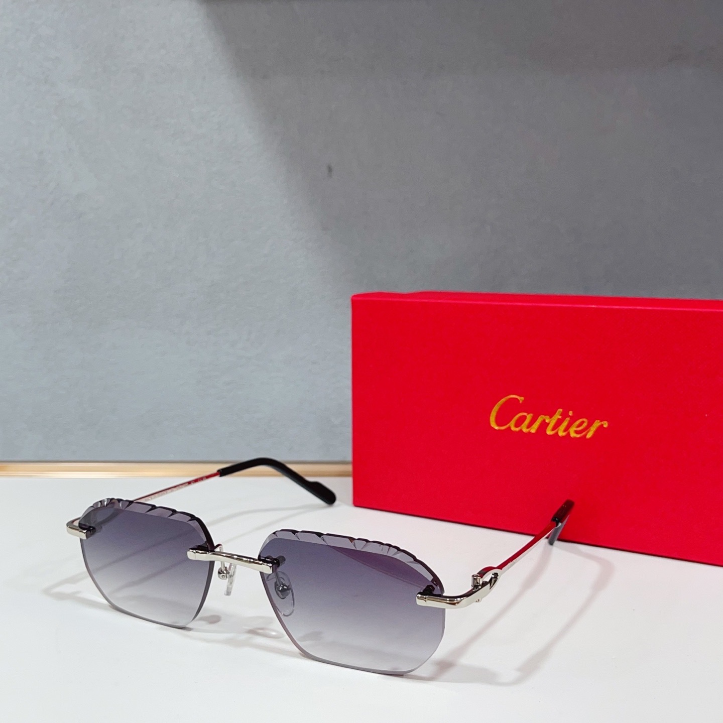 Очки солнцезащитные женские в стиле Cartier