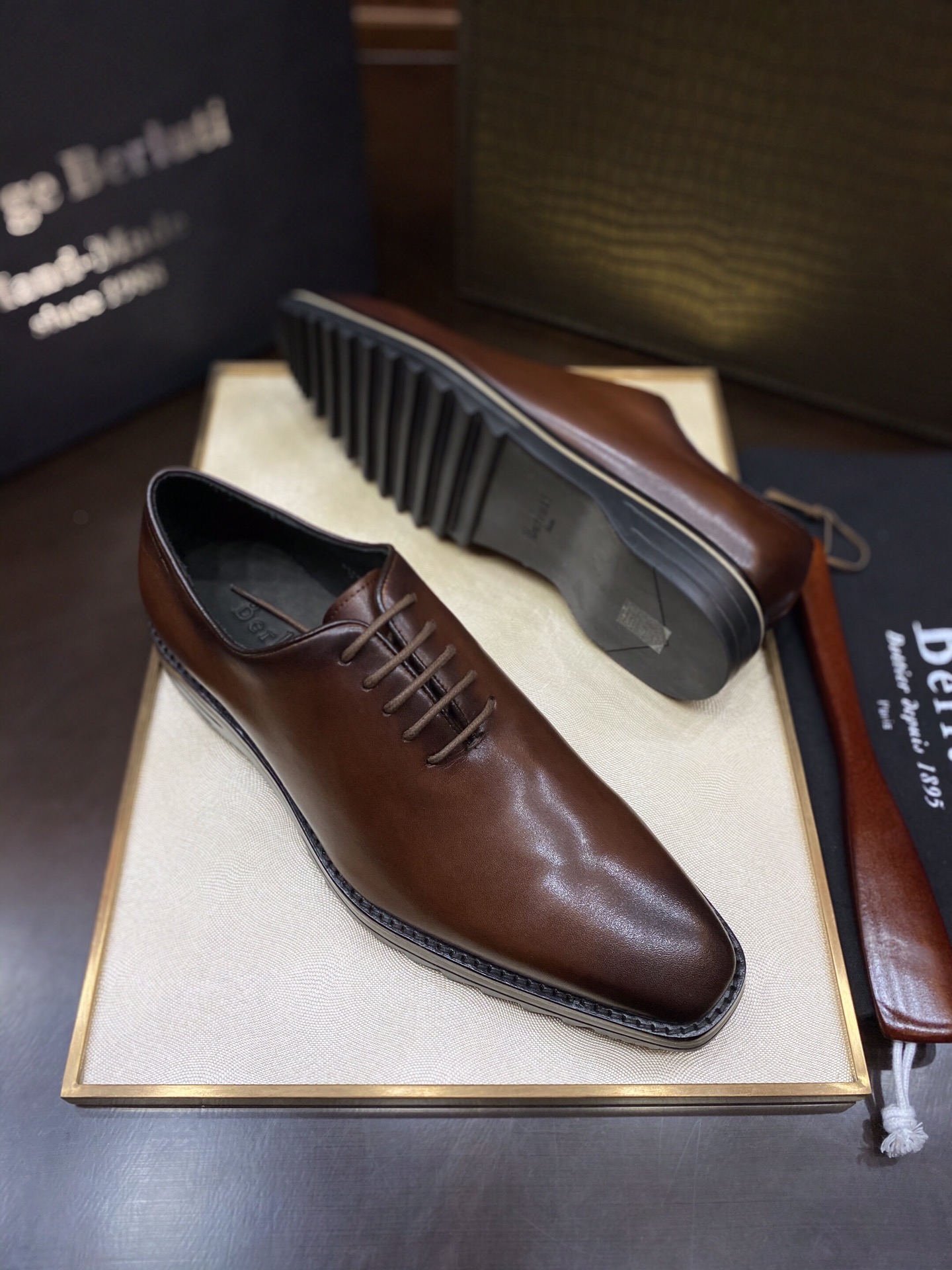 Туфли мужские в стиле Berluti из натуральной кожи коричневого цвета