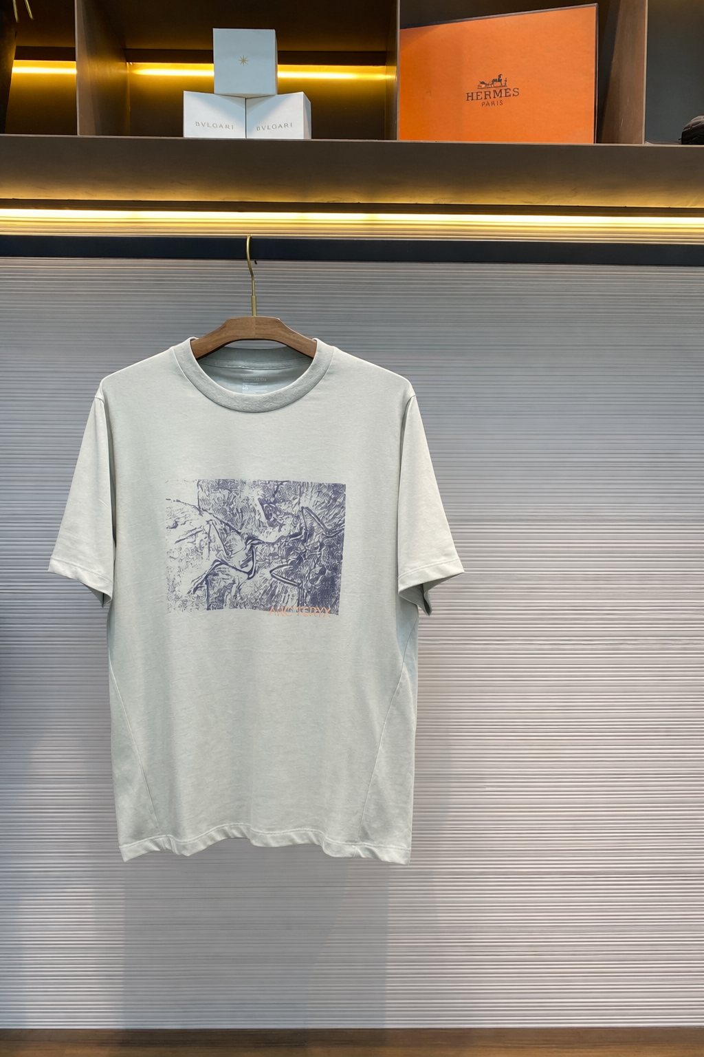 Футболка мужская в стиле Stone Island из хлопка белого цвета с принтом