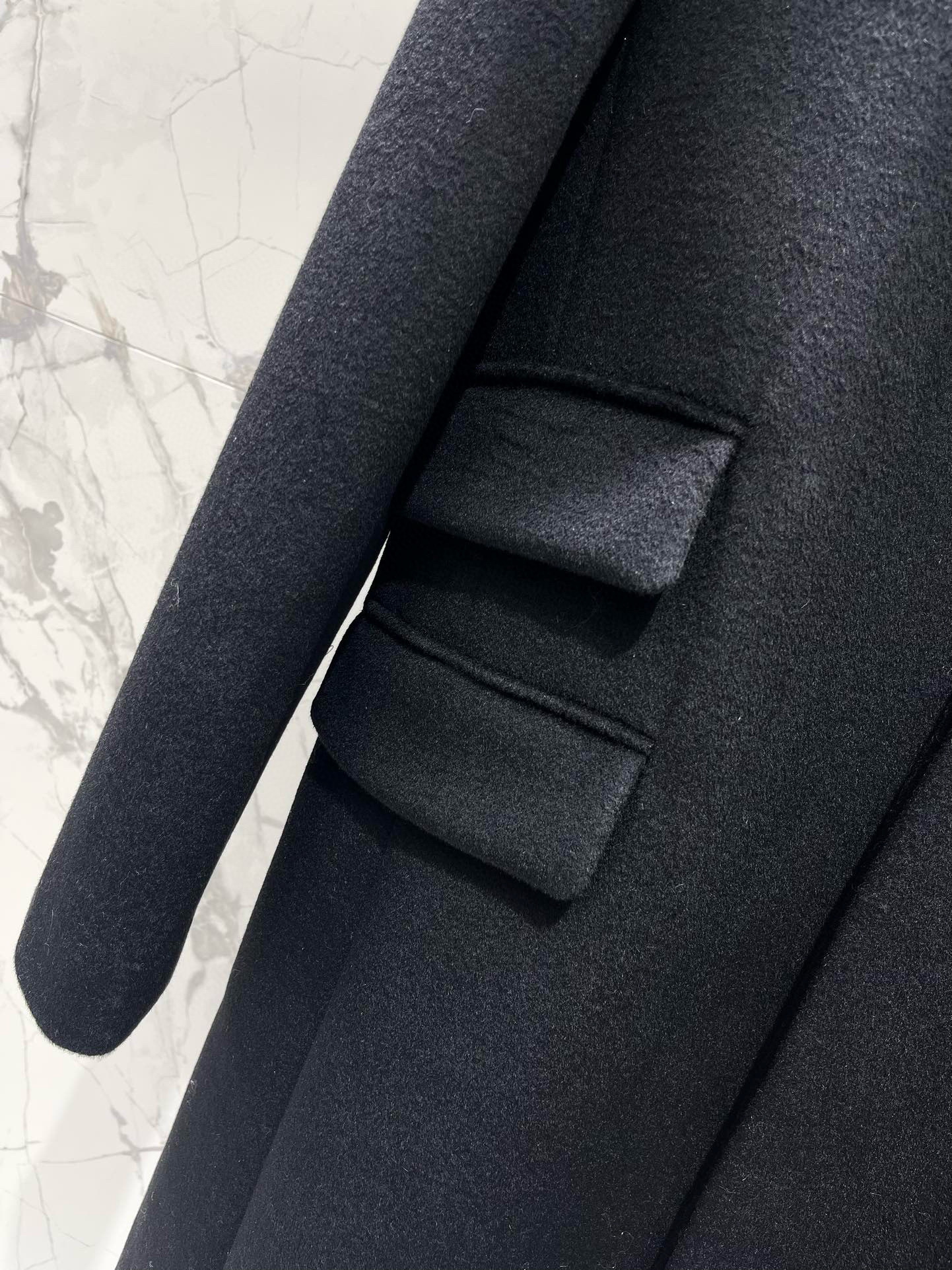 Пальто женское в стиле Saint Laurent из шерсти, свободного кроя