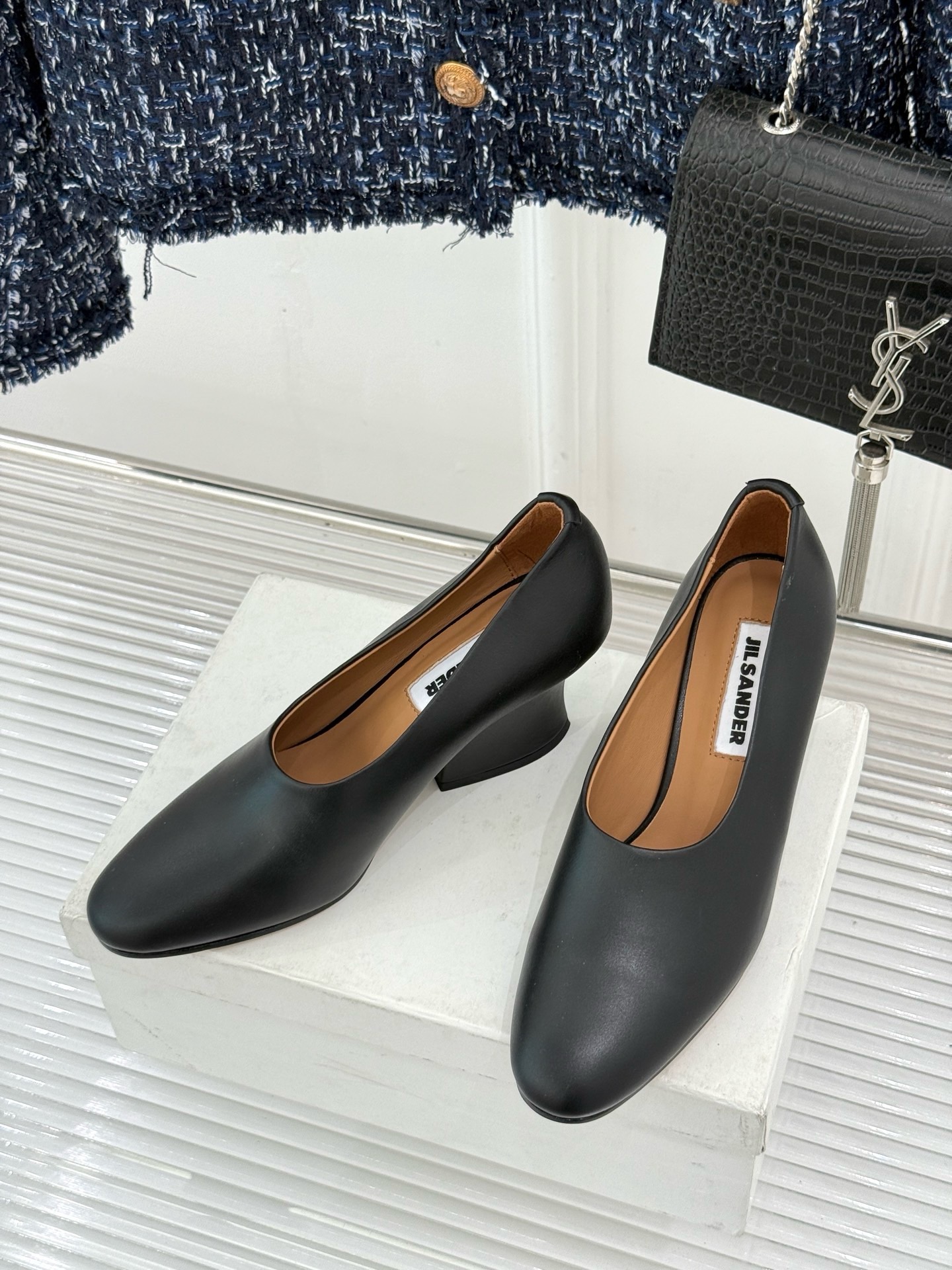 Туфли женские в стиле Jil Sander чёрного цвета